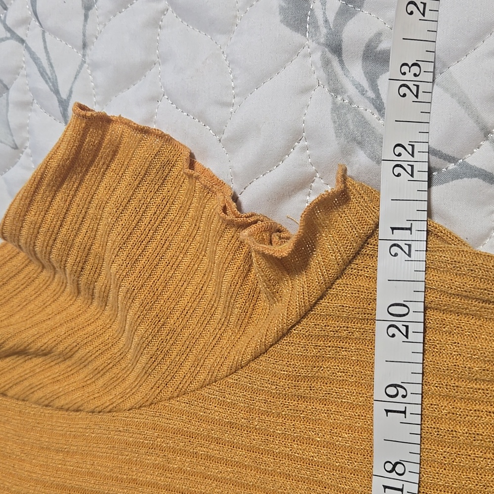 Mustard Yellow Ribbed Crop - Picture 6 of 9